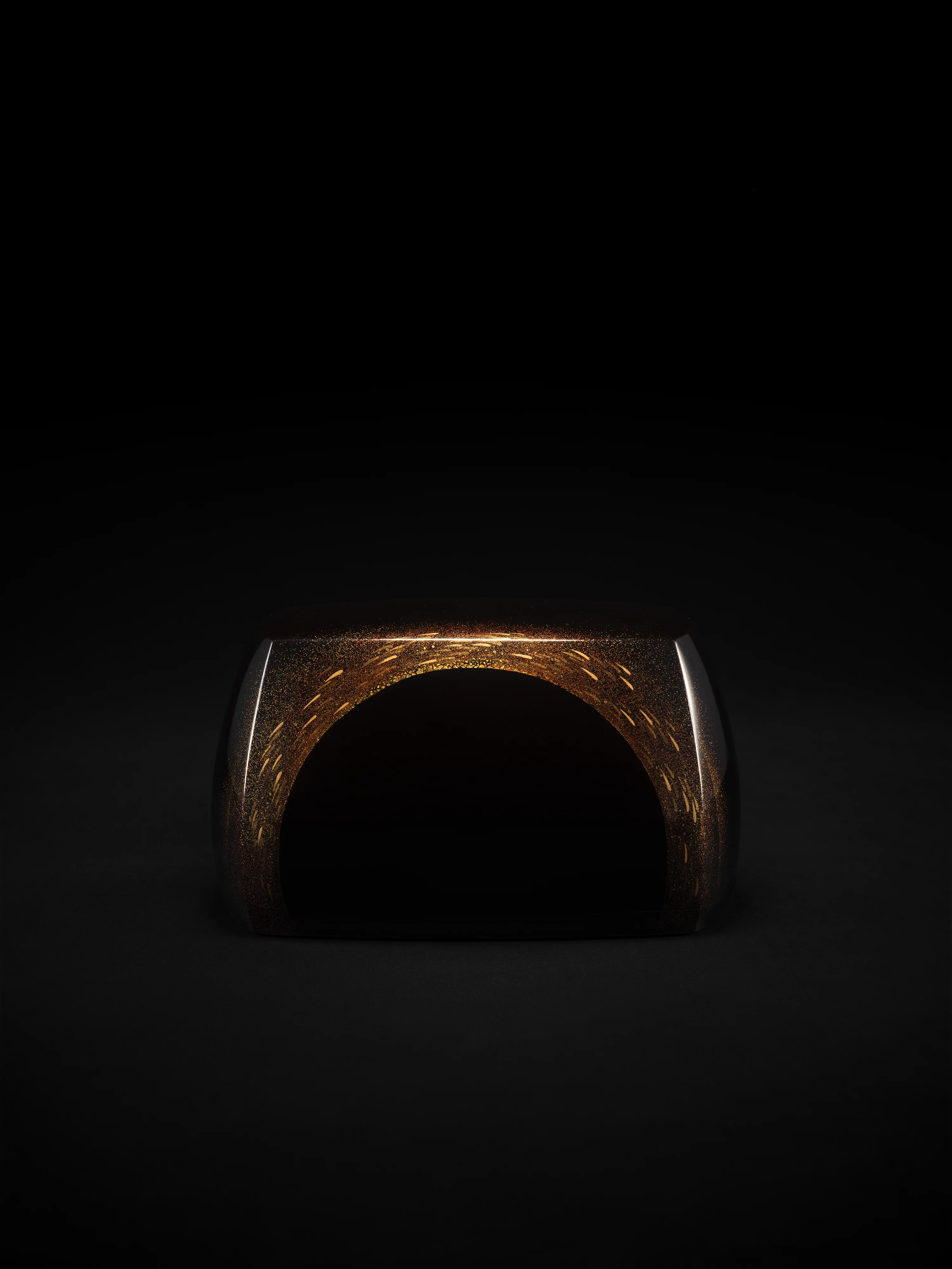 蒔絵合子　内なるもの